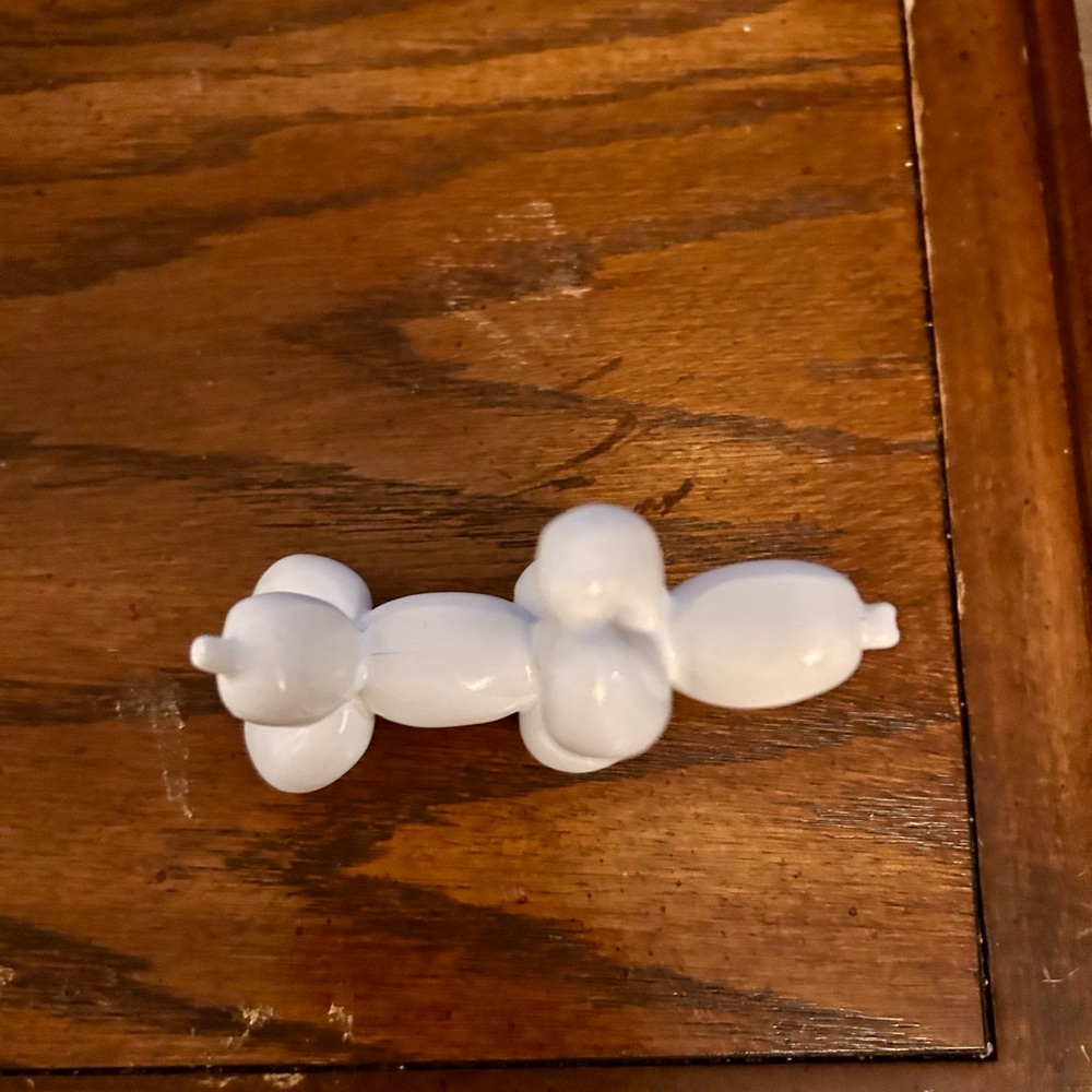 Charming White Balloon Dog Figurine - Picture 3 of 4